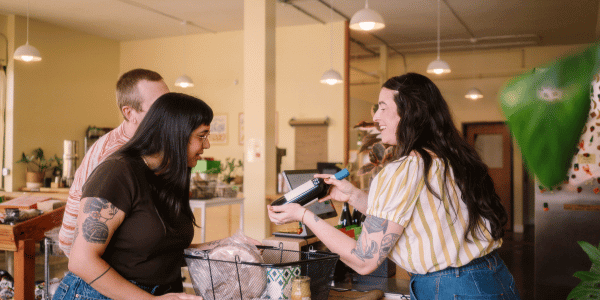 Local Dallas florist and wedding planner collaborating on a joint marketing giveaway